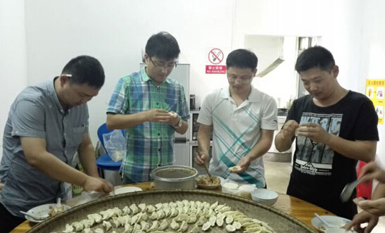 包餃子